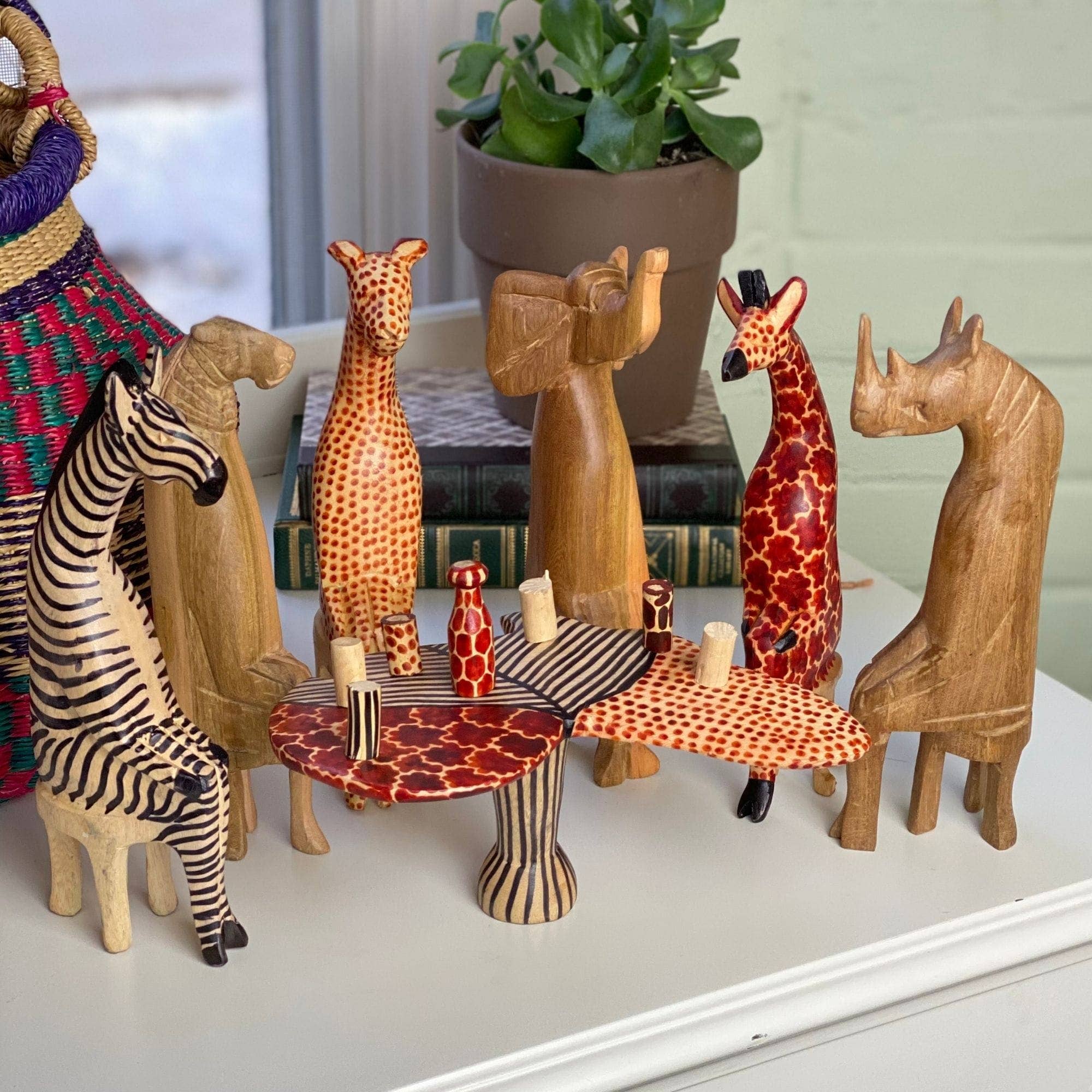 Mahogany Party Safari Animal Sculpture Carving Set