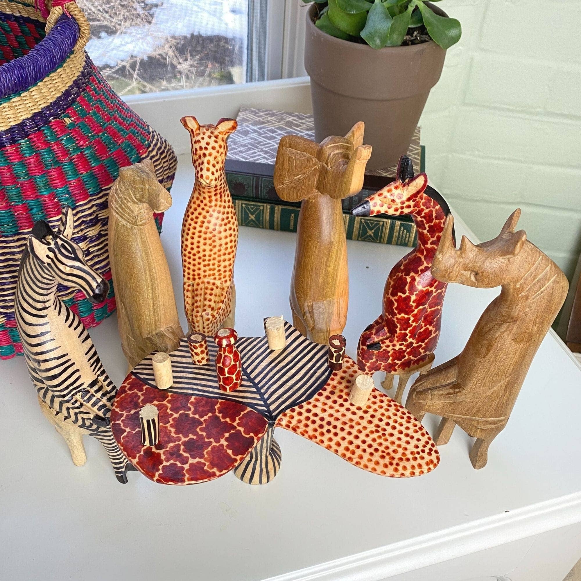 Mahogany Party Safari Animal Sculpture Carving Set